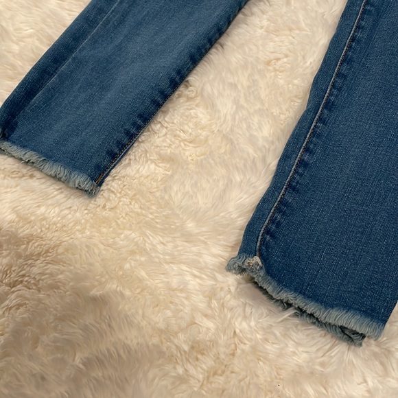 American Eagle Super Stretch Hi Rise Ripped Jegging 8 Short - Picture 4 of 5